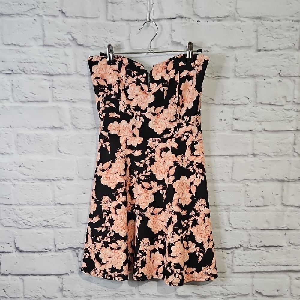 💙 Charlotte Russe Strapless Dress - Black and Pink Floral